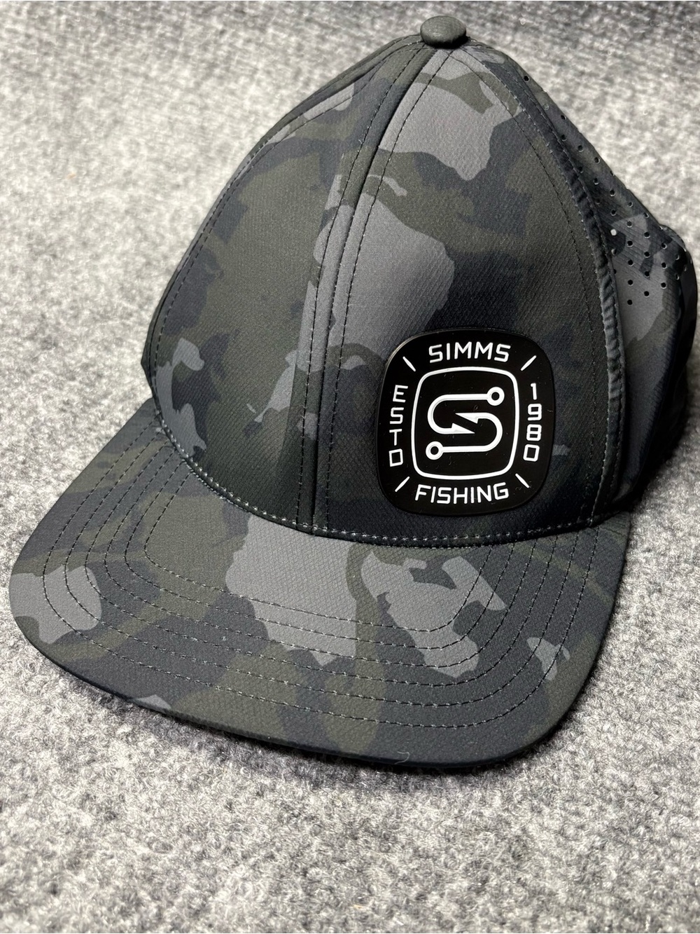 Simms Hooked Trucker Hat Regiment Camo Carbon High Crown Fishing Cap